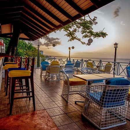 Hibiscus Lodge Hotel Ocho Rios Bagian luar foto